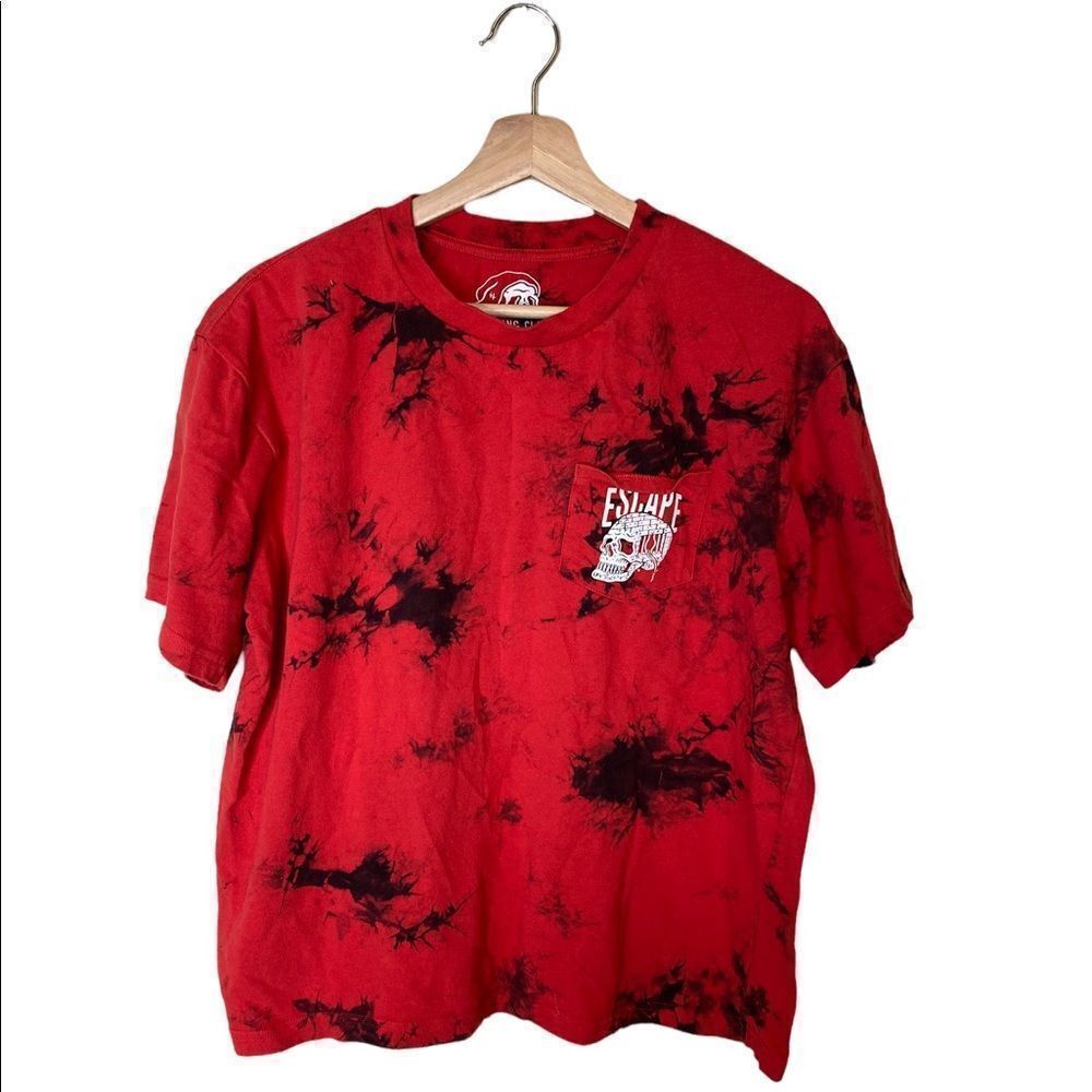 Lurking class red escape pocket tee